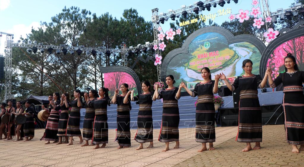 Lễ hội mừng mùa mới rộn ràng của đồng bào Tây Nguyên tại Măng Đen tháng 11 tháng 12